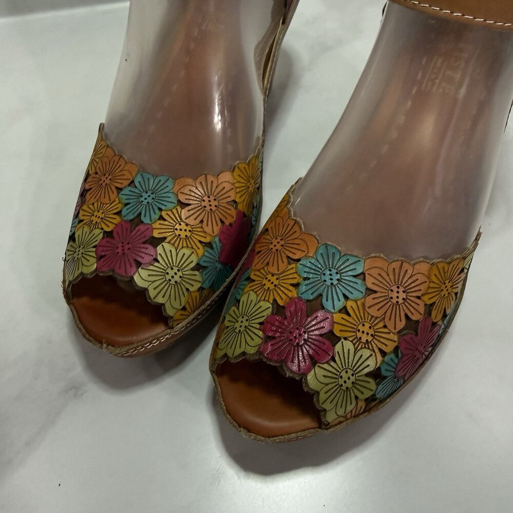 L'Artiste by Spring Step AVNIA Floral Sandals Size 38 Camel Multi 2.5” Heel NEW - Picture 4 of 12
